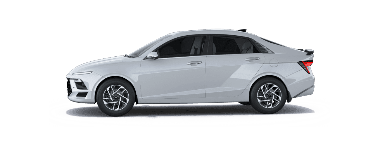 Hyundai Verna in Atlas White