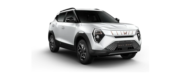 Mahindra XUV 3XO EV in Everest White