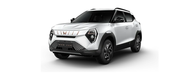 Mahindra XUV 3XO EV in Everest White