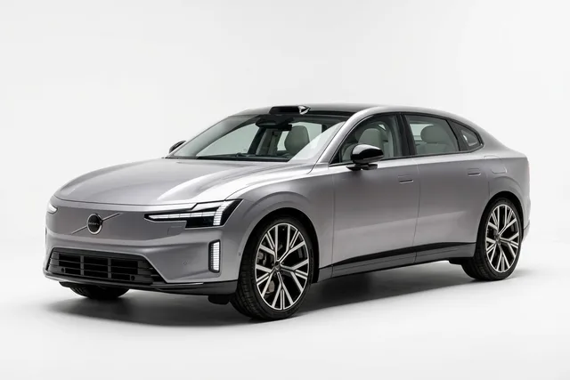 Volvo ES90 in silver, front three-quarter